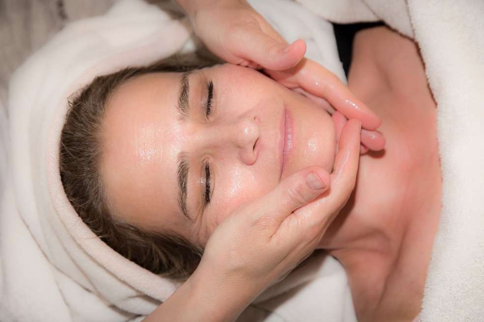 Mujer en terapia de relajación