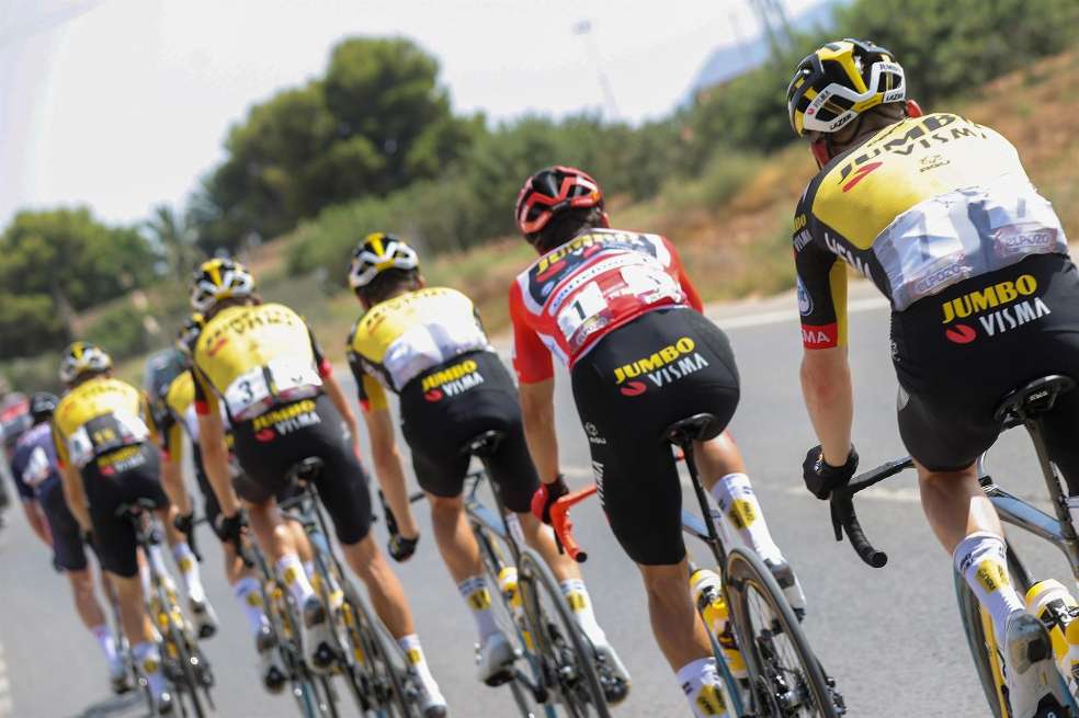 La etapa 8 de la Vuelta a España tuvo un recorrido plano de 174 kilómetros.