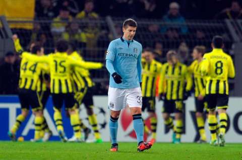 Fracaso total del City; PSG y Schalke pasan como primeros de grupo