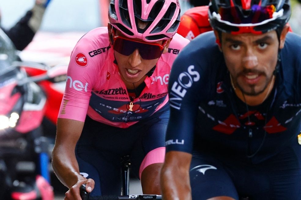 Egan Bernal con Daniel Felipe Martínez.