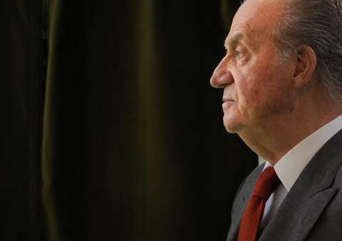 El rey emérito de España, Juan Carlos I, se retira de la vida pública