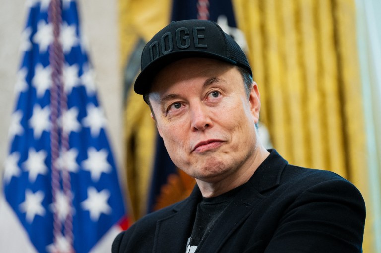 ¿Para qué un billón de dólares, señor Musk?