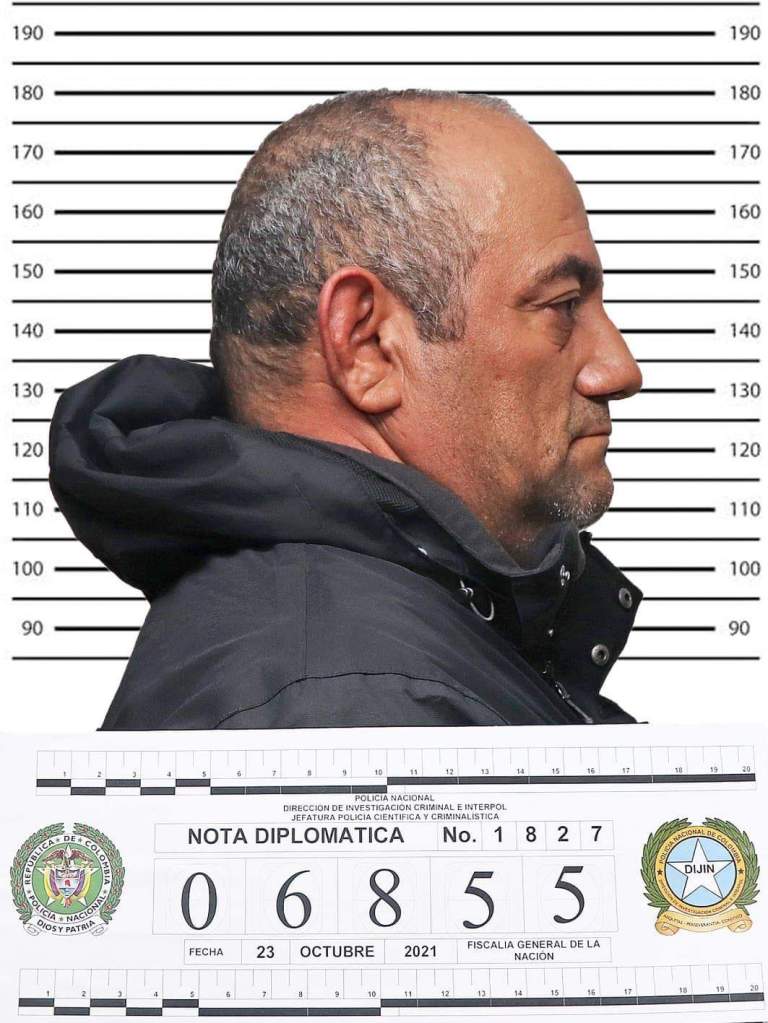Alias Otoniel tiene seis condenas en firme en Colombia y en Estados Unidos lo requieren las cortes del Distrito Sur de Florida, del Distrito Oriente de Nueva York y del Distrito Sur de Nueva York. Todos los tribunales judiciales norteamericanos lo buscan para sentenciarlo por delitos relacionados con porte de arma y narcotráfico.