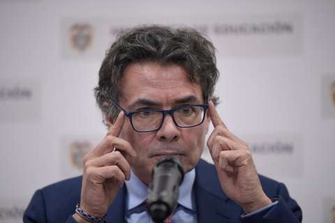 Alejandro Gaviria presenta hoy su libro “El desdén de los dioses”. Lea un capítulo