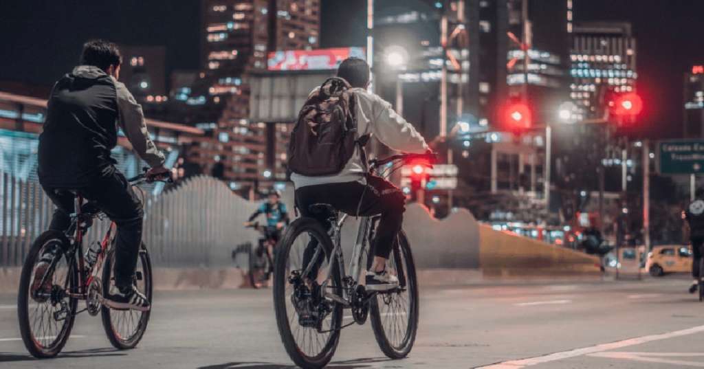 La Ciclovía Nocturna recorrerá la carrera Séptima entre las calles 12 y 60 como parte del Festival de Verano 2026.