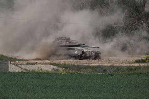 Israel rompe la tregua con bombardeos que matan a más de 400 personas en Gaza