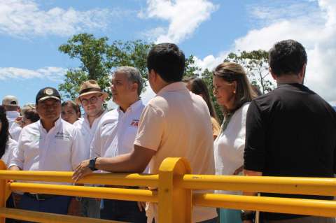 Gobierno entregó nuevo puente Sangoyaco, arrasado en la avalancha de Mocoa