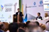 Desmovilizados de las Farc recibirán menos beneficios económicos que paramilitares: Santos
