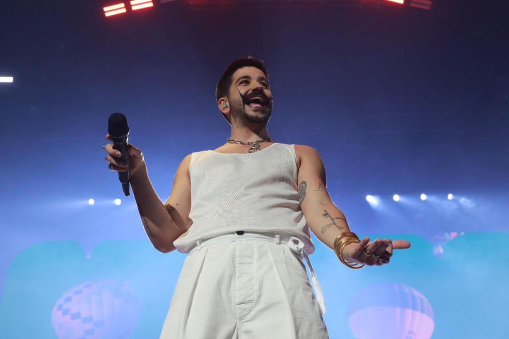 Camilo Echeverry pisó por segunda vez el Movistar Arena y brindó el primero de sus dos conciertos en la capital colombiana.