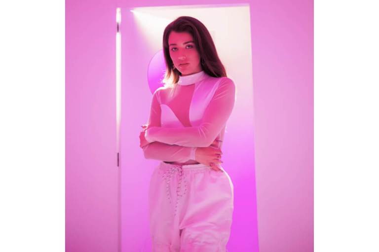 Alaina Castillo, la voz de las nuevas generaciones