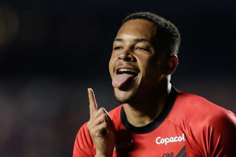 ¿Quién es Vitor Roque, la joya brasileña a la que Barcelona le apostó?