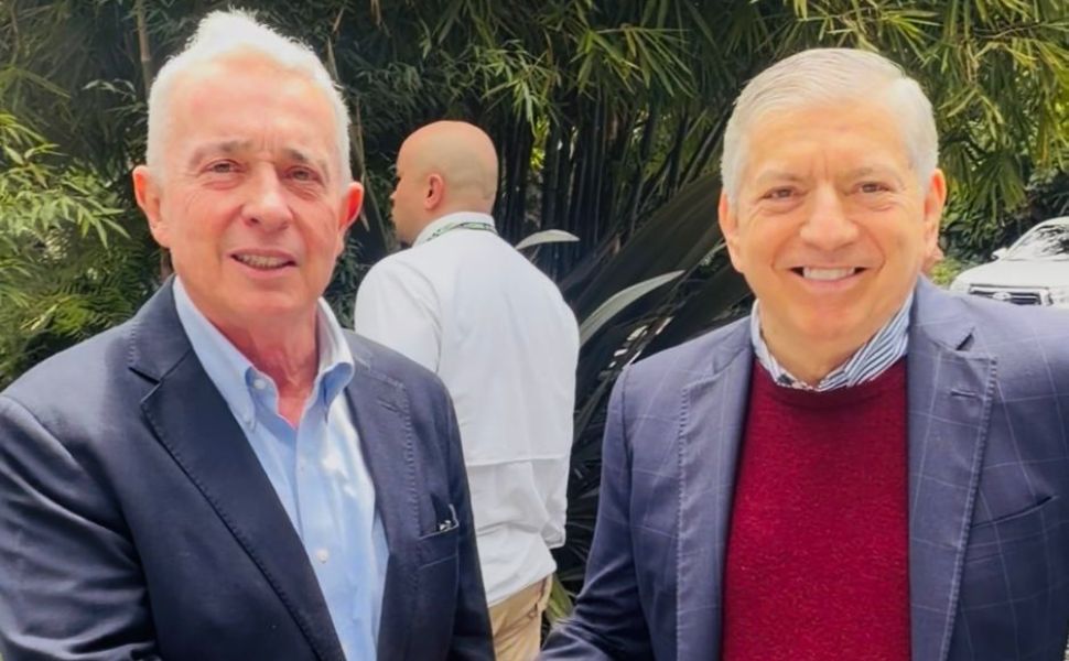Reunión de Uribe y Gaviria