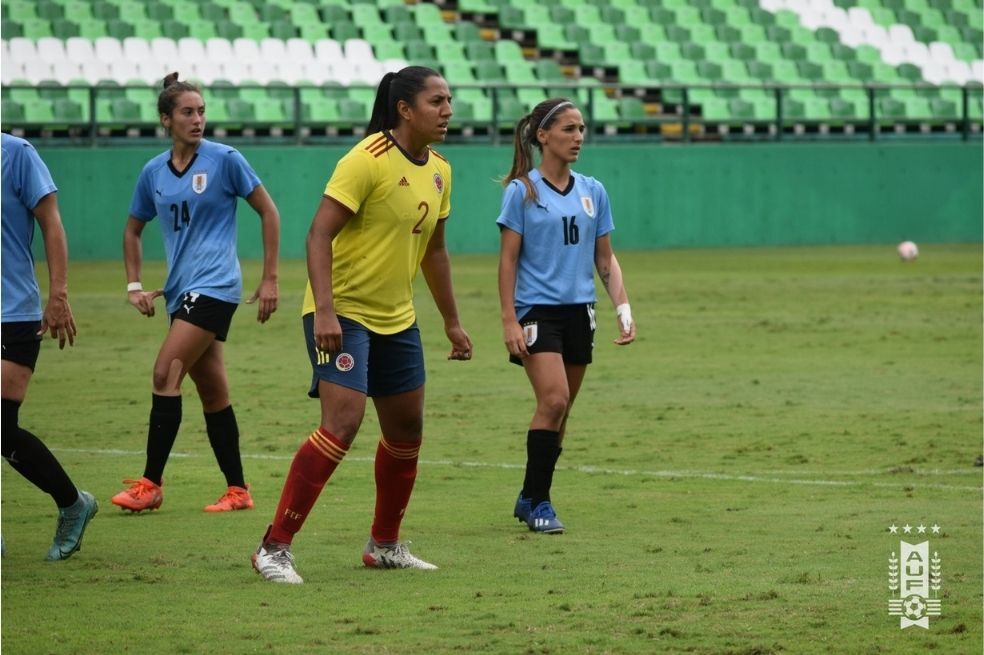Manuela Vanegas, autora del gol colombiano ante Uruguay en partido amistoso FIFA femenino.