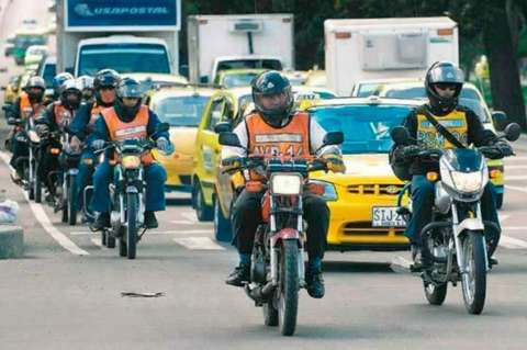 Motociclistas de Bogotá anuncian “plan tortuga” ante restricción de parrilleros