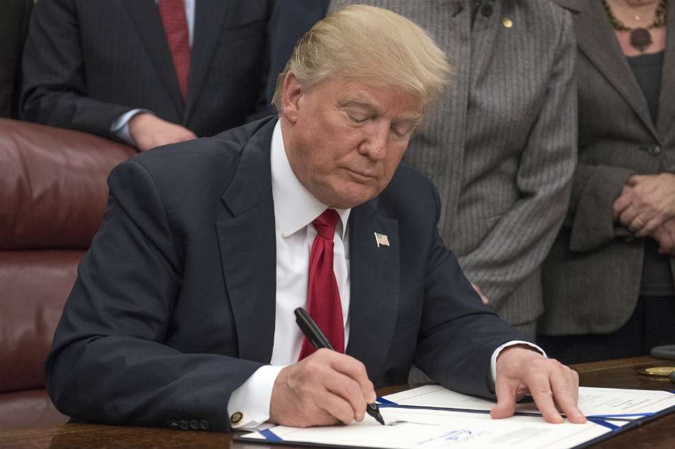 Donald Trump ha fortalecido su postura frente a la migración. Busca adoptar más medidas radicales. / EFE