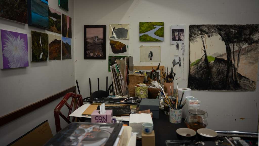 Durante su trayectoria, Mónica Meira se ha dedicado a montar exhibiciones efímeras, de un día, que funcionan como tertulias artísticas.