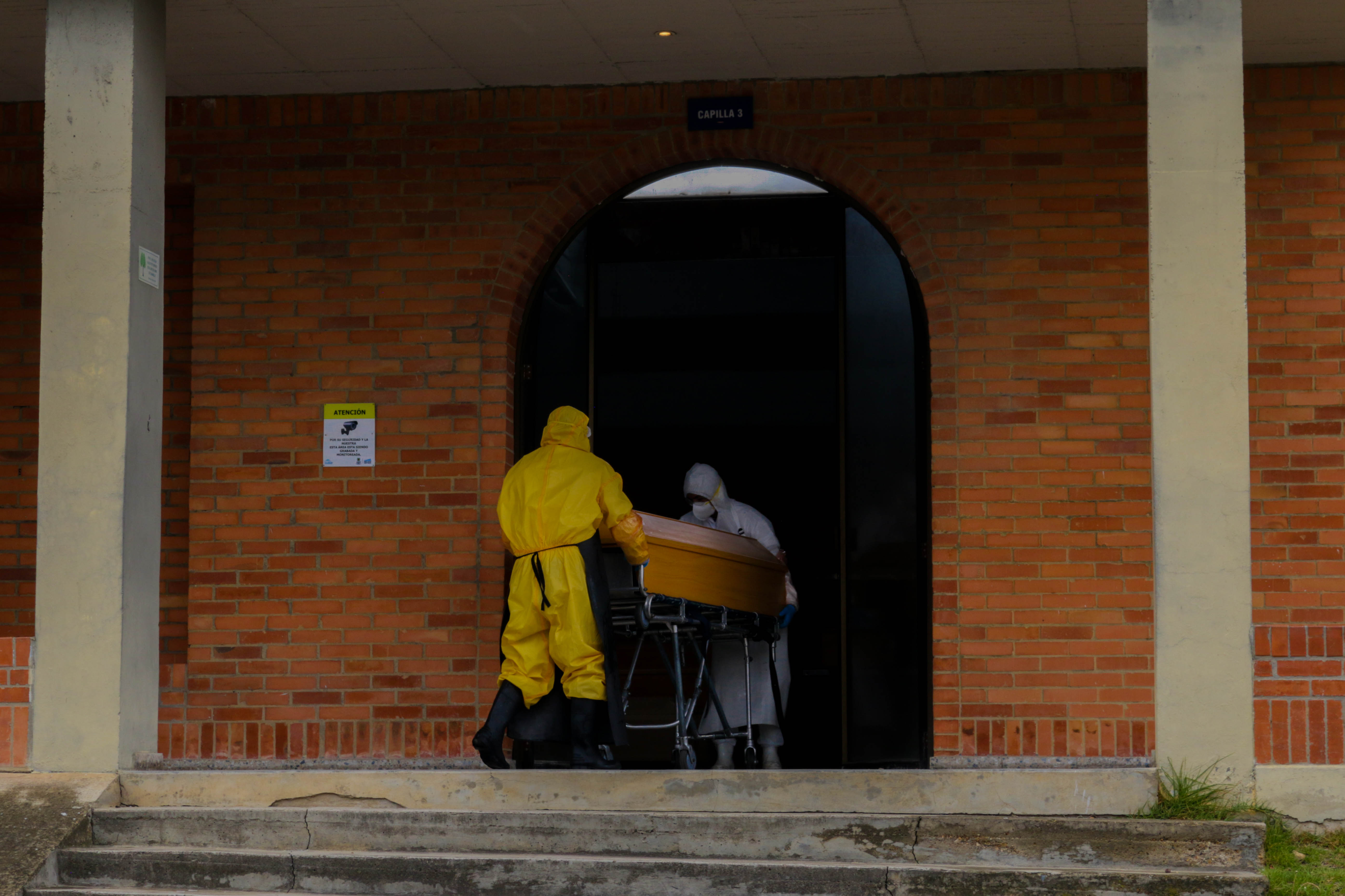 Fallecidos Covid-19 en cementerio Serafín