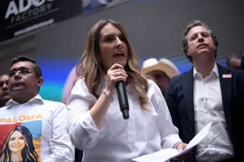 Paloma y el teatro de la moderación