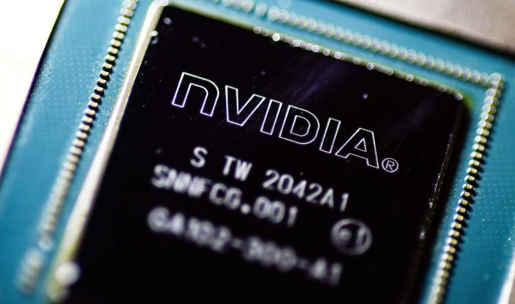 Berlin (Germany), 23/07/2025.- A photo illustration shows a discarded chip by US technology company Nvidia, in Berlin, Germany, 23 July 2025. According to Nvidia, H20 chips will soon be delivered to China again. The high-tech products were long banned by US presidents Biden and Trump. After its share price plummeted in January 2025, US chip manufacturer Nvidia has reported record sales. (Alemania) EFE/EPA/HANNIBAL HANSCHKE ILLUSTRATION