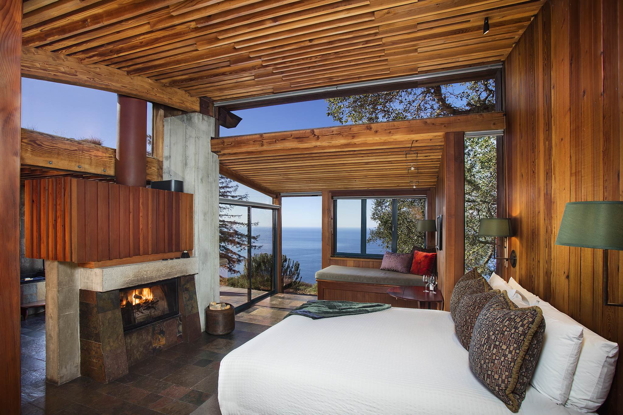 Post Ranch Inn está construido en lo alto de un acantilado sobre el Océano Pacífico.