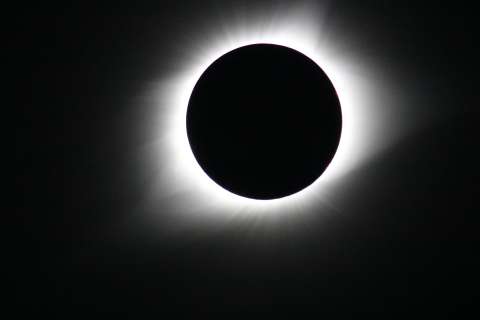 Este 8 de abril habrá eclipse solar total, ¿cómo será su paso y dónde se verá?