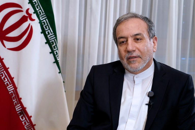Irán vuelve a negociar con EE. UU., pero revela “desacuerdos fundamentales”