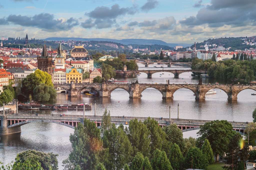 Praga, en República Checa, es considerada por muchos viajeros como una de las ciudades más lindas del mundo.