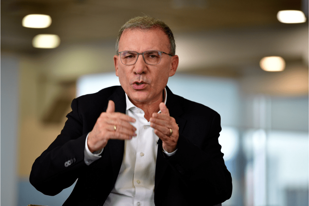Roy Barreras, jefe de Fuerza de la Paz, analiza en qué momento oficializar su aspiración presidencial.