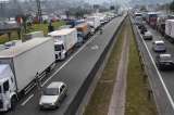 Los camioneros que paralizan a Brasil
