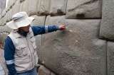 Condenan a 6 meses de prisión al responsable de dañar famosa piedra inca en Perú