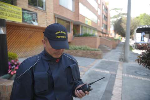 El tatequieto del Ministerio de Defensa a empresas de seguridad para uso de armas