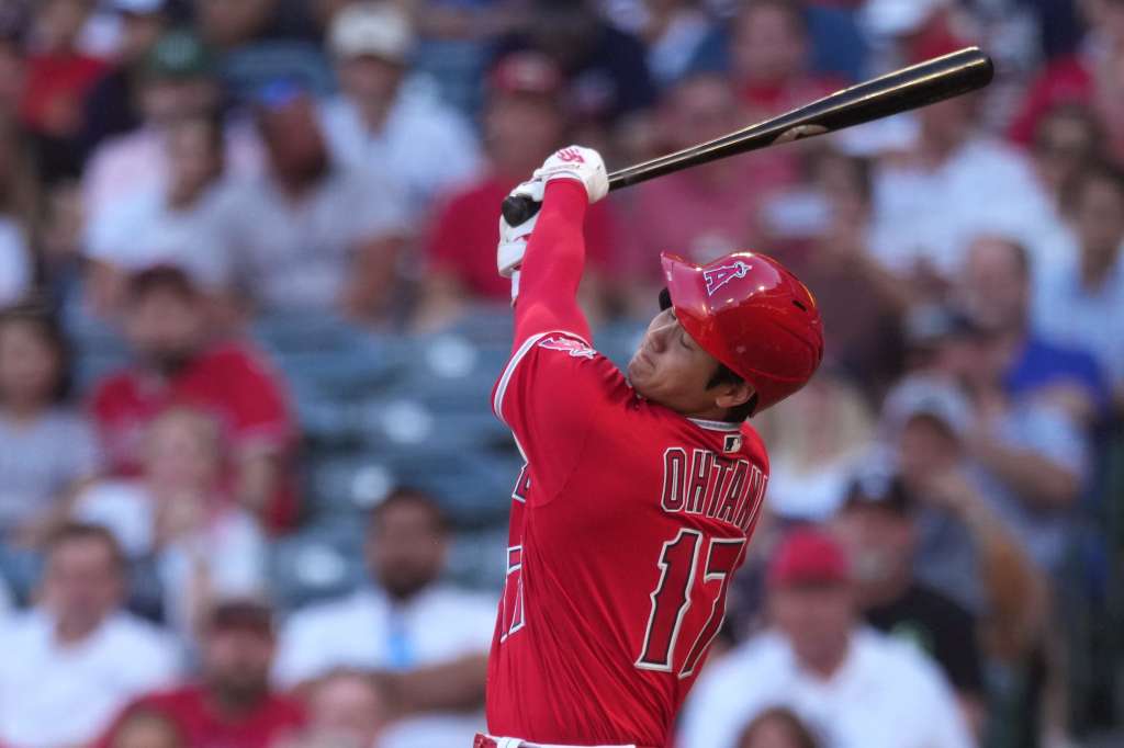 Anaheim (United States), 19/07/2023.- Los Angeles Angels Shohei Ohtani strikes out during the first inning of a Major League Baseball (MLB) game between the New York Yankees and the Los Angeles Angels at Angel Stadium of Anaheim in Anaheim, California, USA, 18 July 2023. (Nueva York) EFE/EPA/ALLISON DINNER