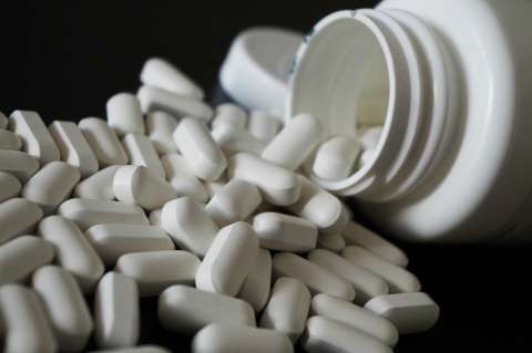 Farmacéutica bajo ataque en EEUU por alto precio de píldora contra el cáncer