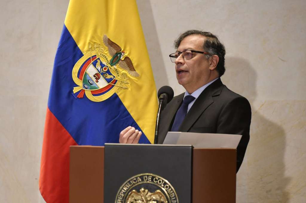 El presidente Gustavo Petro durante su intervención en la audiencia pública en la que, ante la Corte Constitucional, defiende su decreto de Estado de Emergencia en La Guajira.