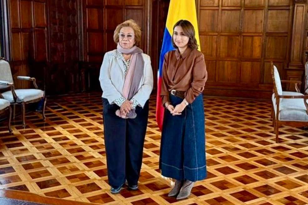 Laura Sarabia se posesionó como embajadora de Colombia en Reino Unido.