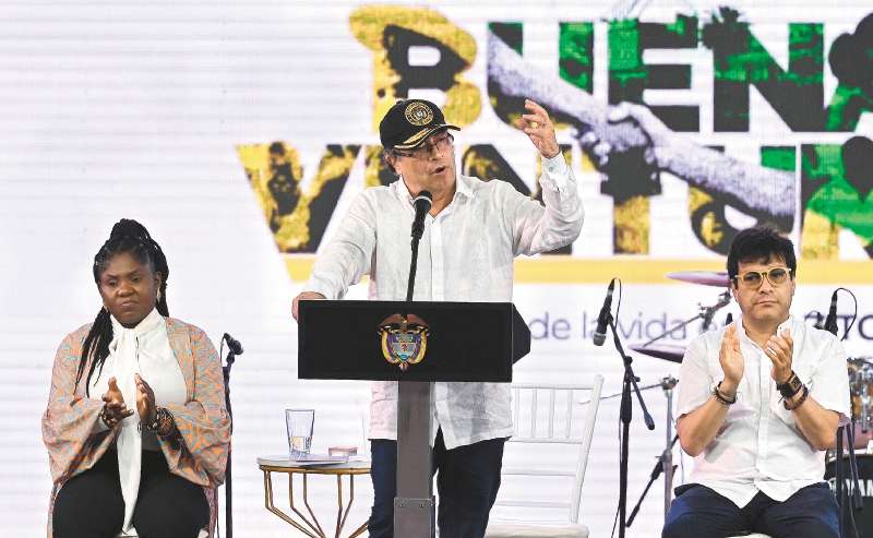 La paz total es la principal bandera de gobierno de Gustavo Petro.