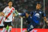 Gol, asistencia y polémica de Sebastián Villa ante River Plate: video
