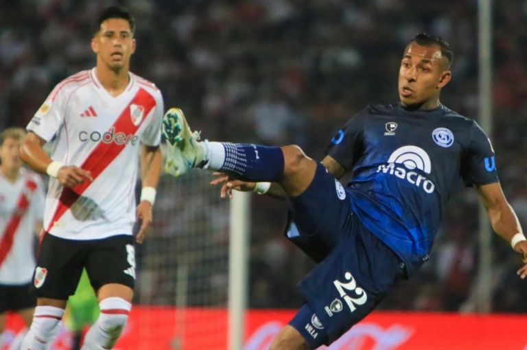 Gol, asistencia y polémica de Sebastián Villa ante River Plate: video