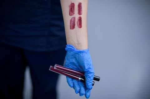 En fotos: así se hace el maquillaje que vende el D1