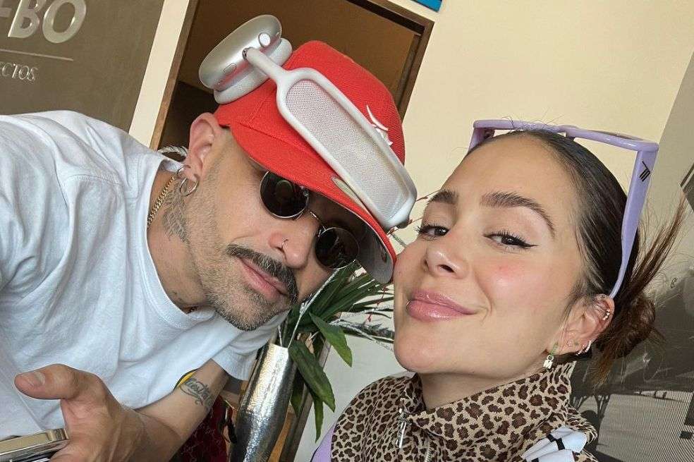 La cantante Greeicy no aguantó las lágrimas al despedir el 2022 y recordar todo lo que le trajo el año que acabó, en compañía de su prometido Mike Bahía.