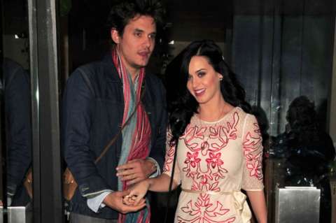 John Mayer busca el mejor regalo de Navidad para Katy Perry