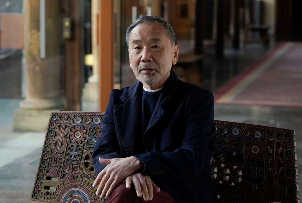 OVIEDO, 18/10/2023.- El escritor japonés Haruki Murakami ofrece una entrevista a la Agencia EFE dos días antes de recibir en Oviedo el Premio Princesa de Asturias de las Letras 2023, que se le ha concedido por una obra singular y de alcance universal que concilia la tradición de su país y el legado de la cultura occidental. EFE/ Paco Paredes