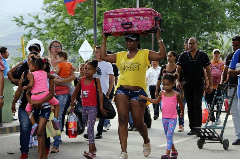 Desalojarán en Cali a 400 venezolanos que invaden terrenos cercanos a la terminal