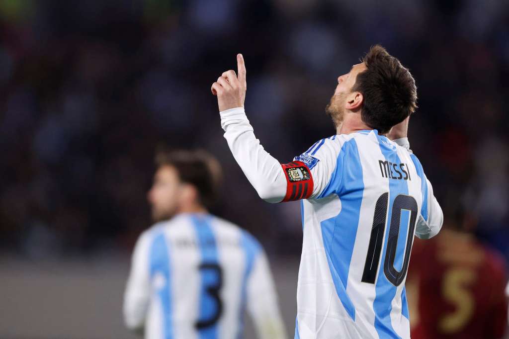 . BUENOS AIRES (ARGENTINA), 04/09/2025.- Lionel Messi de Argentina celebra un gol este jueves, en un partido por las eliminatorias a la Copa Mundial 2026 entre Argentina y Venezuela en el estadio Monumental en Buenos Aires (Argentina). EFE/ Juan Ignacio Roncoroni