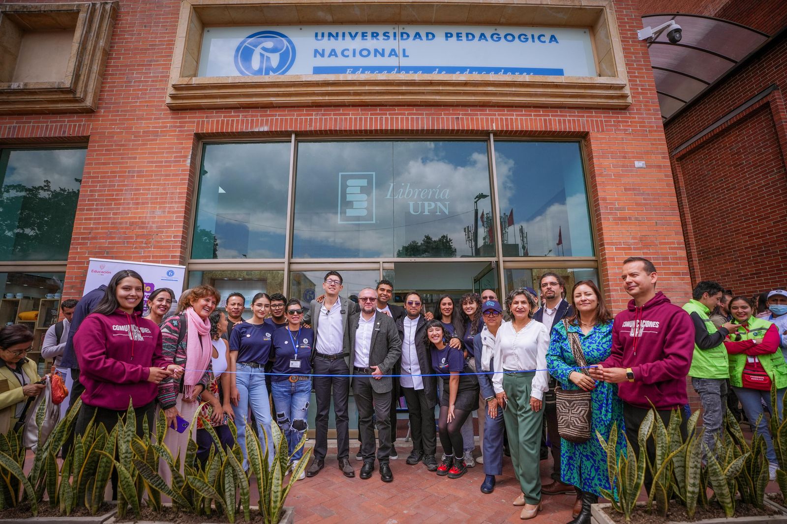 Entrega de la nueva sede administrativa de la Universidad Pedagógica.