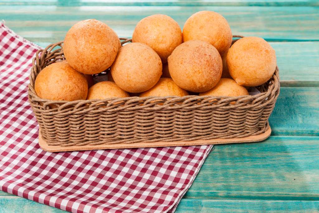 Buñuelos rellenos de natilla