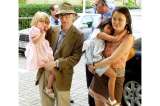 Woody Allen dice que en su matrimonio fue "paternal y funcionó"