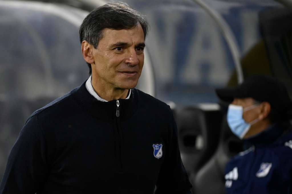 Director técnico argentino que dirige a Millonarios, durante el compromiso ante Bucaramanga por la primera fecha de la Liga Betplay 2026-II.