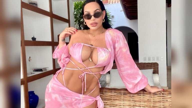 La bailarina y empresaria no tiene filtros para expresarse en redes sociales y mucho menos para lucir su sexi figura a sus siete millones de seguidores.