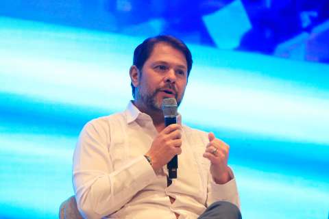 Rubén Gallego, senador de origen colombiano, cuestionado en escándalo del Congreso de EE.UU.